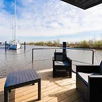Beautiful Houseboat In Marina Of Botel Volendam