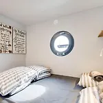 Beautiful Houseboat In Marina Of Botel *