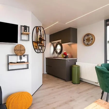 Beautiful Houseboat In Marina Of Hotel na wodzie *